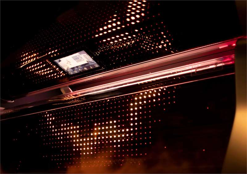 megaSun P9S e с високопроизводителен климатик за приятно охлаждане в солариума