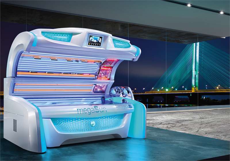 Солариум megaSun 7000 Alpha extraSun се предлага с опция за функцията colorMotion plus: избор на множество различни цветови програми и анимации