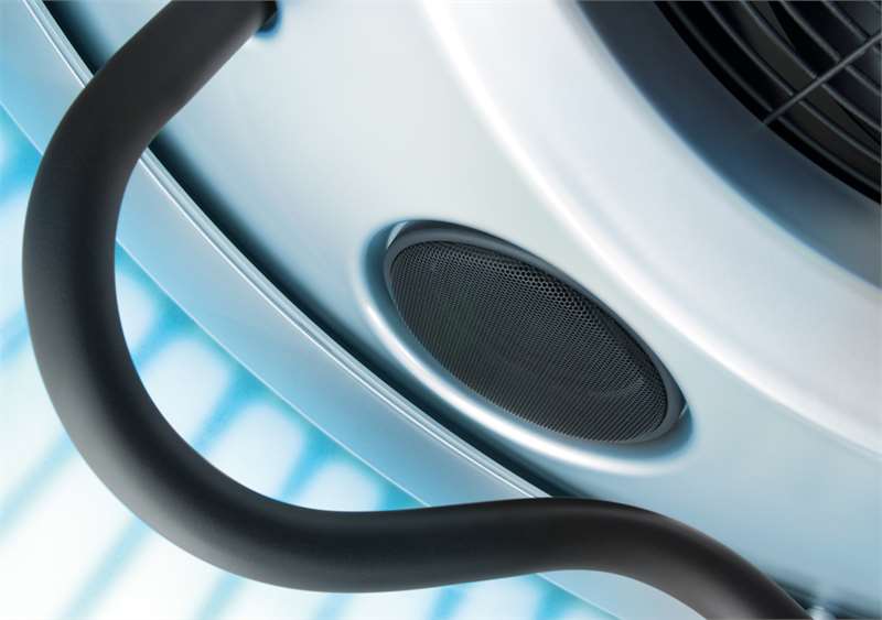 Солариум Luxura V10 50 SLI High Intensive е с с мощна музикална система