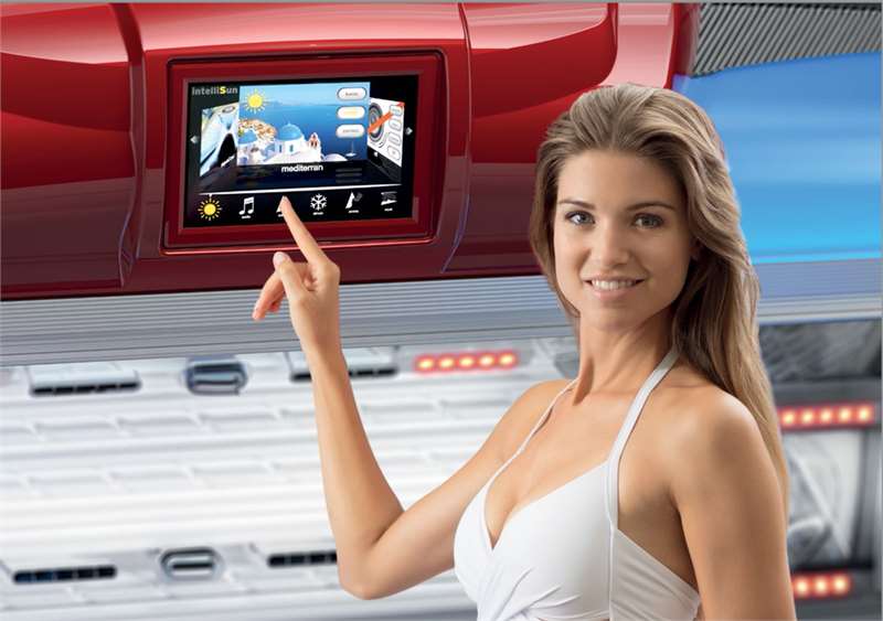 Солариум megaSun 8000 Alpha Deluxe Hybrid е с външен тъч дисплей и всяка функция може да се контролира точно както на смартфон или таблет