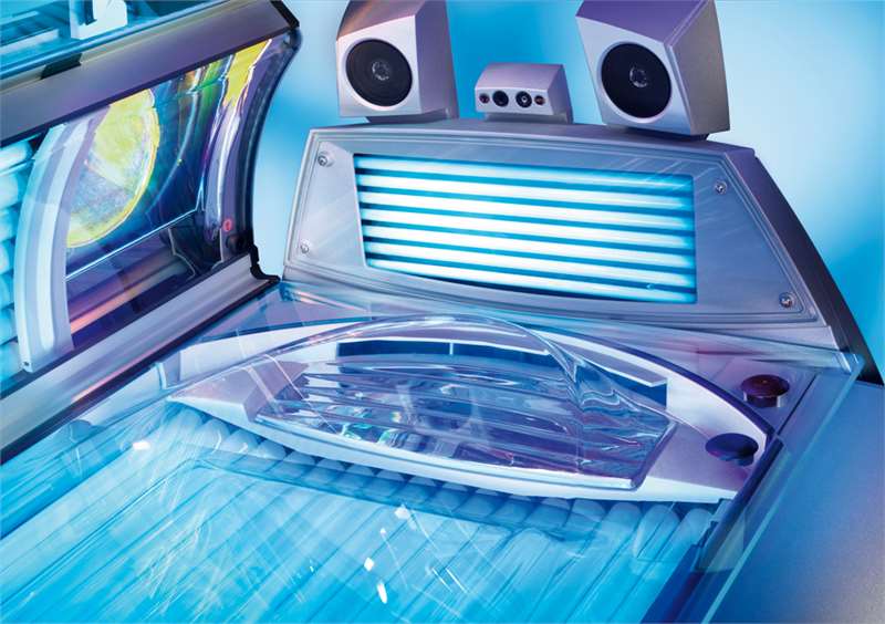 Солариум Ergoline Affinity 800 е с гласова навигация, музикална система с 3D звук и MP3