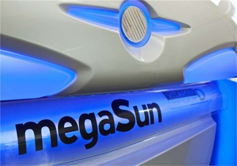 Солариум megaSun 6700 alpha Ultra Power е с регулируеми електронни баласти, CPI технология за по-голяма мощност и по-дълъг живот на лампите