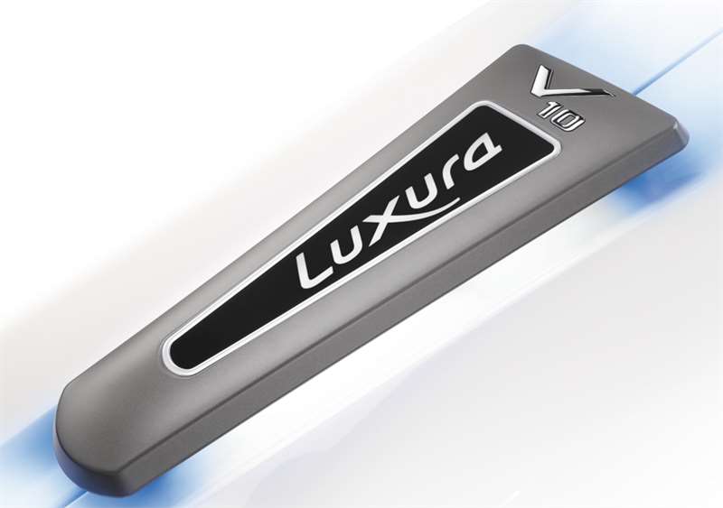 Luxura V10 50 SLI High Intensive е топ модела вертикален солариум на един от световните лидери в бранша VDL Hapro