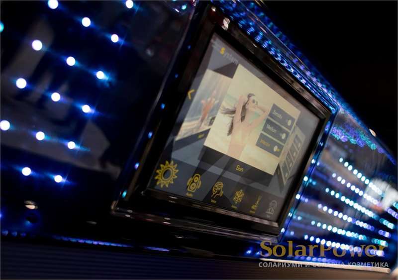 megaSun P9 е с външен тъч дисплей за контрол на функциите на солариума
