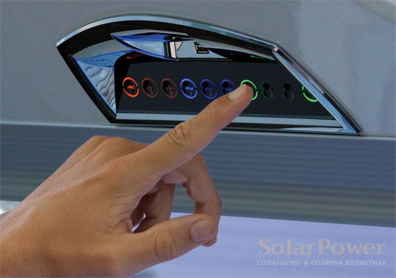 Солариум megaSun 7900 Alpha intelliSun е с външен дисплей за индивидуални настройки на тен и комфорт преди всяка соларна процедура 