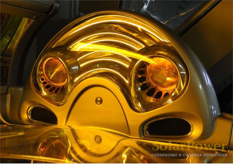 Солариум 6900 Ultra Power е със специални допълнителни лампи за тен на раменете, музикална система, гласова навигация, контрол на вентилацията