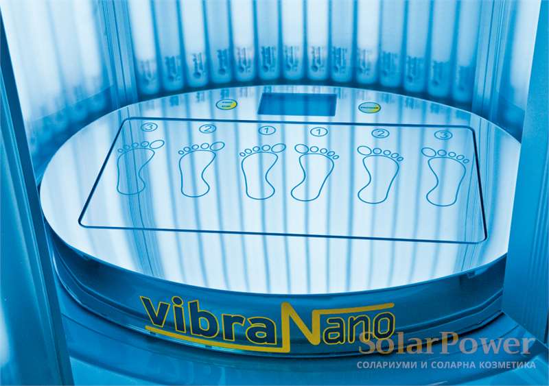 Солариум megaSun Tower pureEnergy T230 е с опция за виброплатформа за кратка, но ефективна тренировка на корема и бедрата 