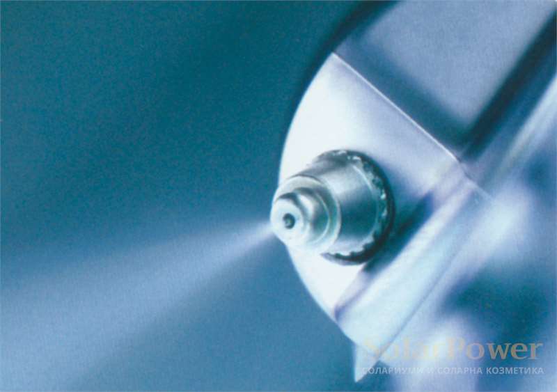 Солариум megaSun Tower pureEnergy T200  е с аква, контрол на вентилацията, гласова навигация