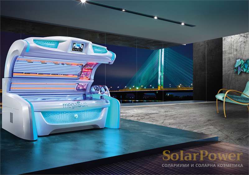 Солариум megaSun 7000 Alpha extraSun е серийно оборудван с климатик, контрол на вентилацията, гласова навигация, bluetooth и смартфон свързване