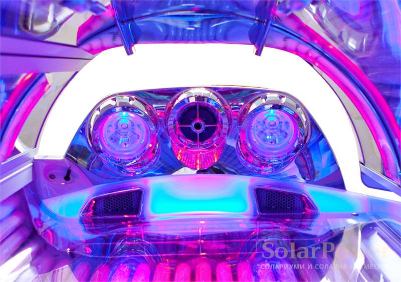 Солариум megaSun 6900 alpha deluxe intelliSun е със специални лампи за тен на раменете