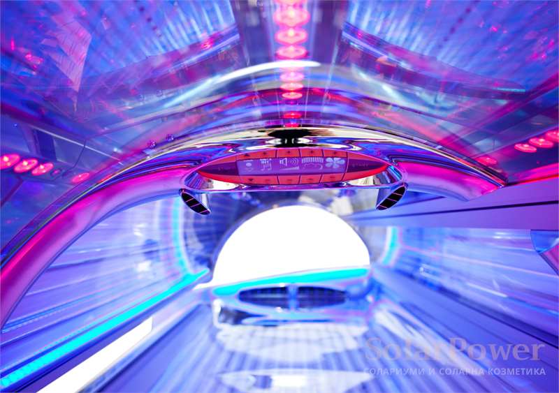 Солариум megaSun 6900 alpha deluxe intelliSun е оборудван с 40 Рубин колагенови бустери за грижа за кожата на лицето и деколтето