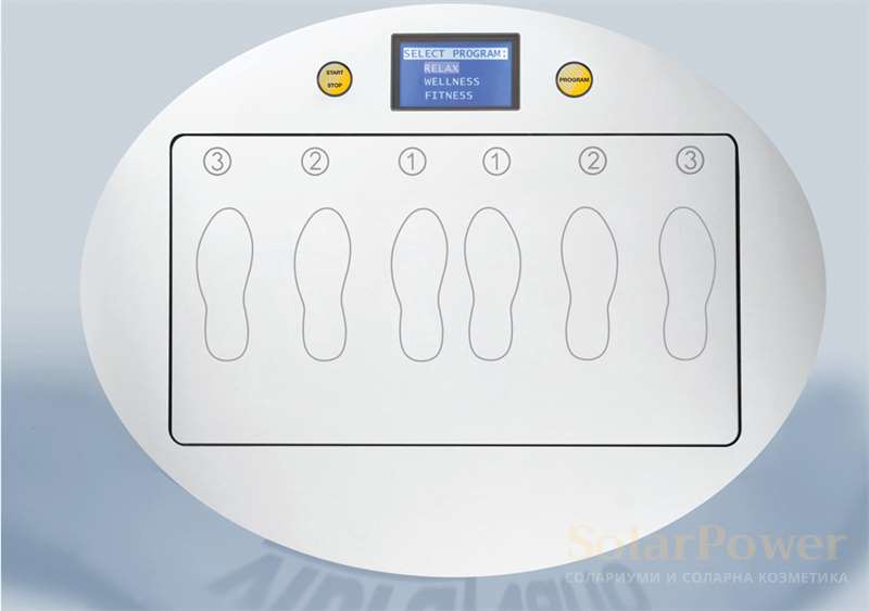 Солариум megaSun Tower Hurricane се предлага като опция с виброплатформа, за индивидуални фитнес упражнения по време на соларната процедура