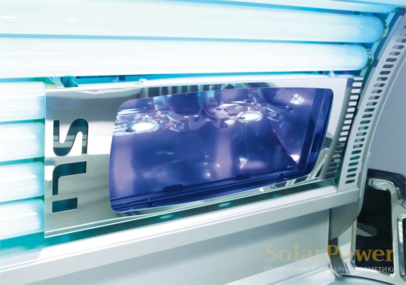 Luxura V10 50 SLI High Intensive е с четири изключително ефективни SLi лампи за лице осигуряващи красив и нежен тен в областта на лицето и деколтето