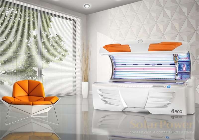 Солариум megaSun 4800 е оборудван с допълнителни Витамин Д лампи за по-добра пигментация и по-високо производство на витамин Д